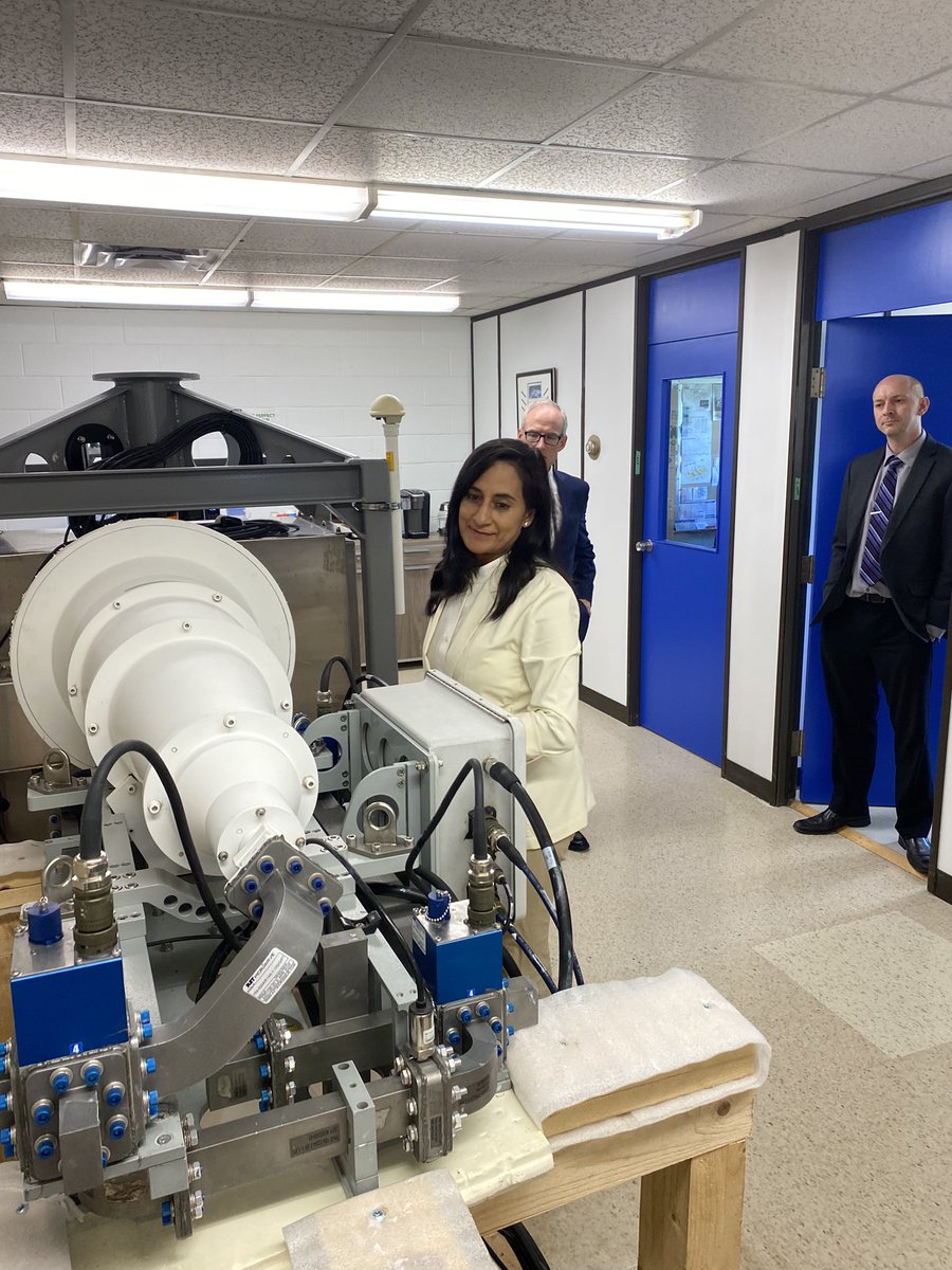 AnitaAnandMP's tweet photo. Avec le soutien de Recherche et développement pour la défense Canada, @CCore1975 effectue un travail innovant avec les satellites et les radars. 📡

Merci de m’avoir montré votre travail, avec le soutien du programme IDEaS. St. John's développe les solutions de défense du futur! https://t.co/pFMoXa3zWM