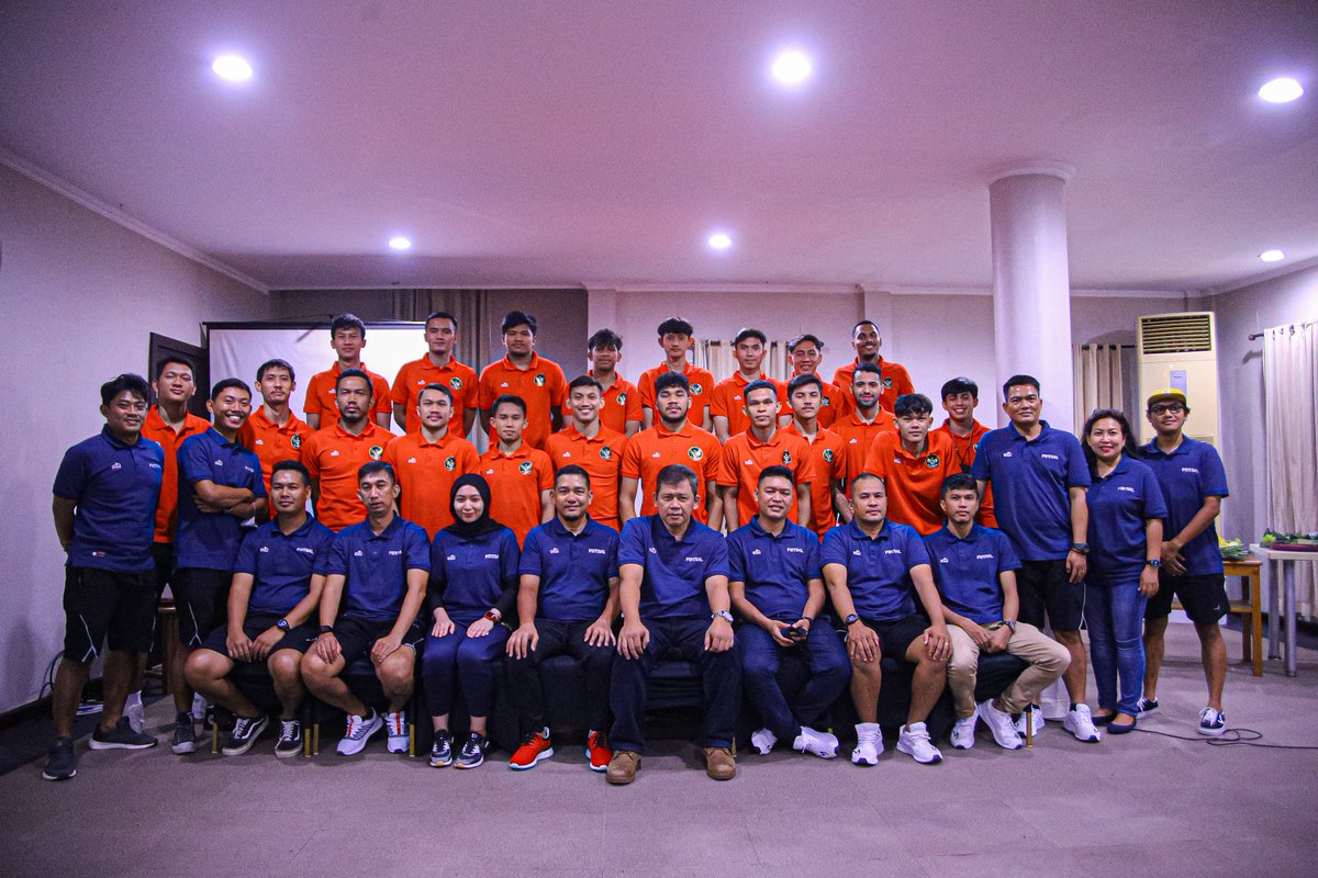 timnasfutsalIDN's tweet photo. Para pemain dijadwalkan berkumpul pada 25 Agustus mendatang di Yogyakarta dalam pembukaan TC Timnas Futsal persiapan menuju MNC International Futsal Cup dan AFC Futsal Asian Cup.

#TimnasFutsal https://t.co/RqhiXaDplQ