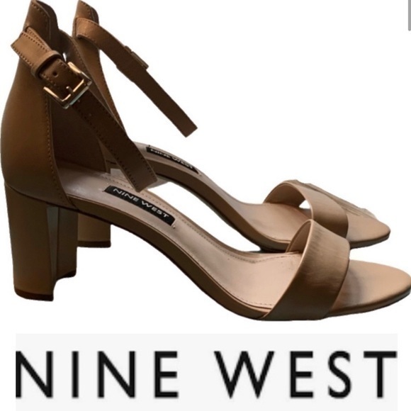 clarice918's tweet photo. So good I had to share! Check out all the items I'm loving on @Poshmarkapp #poshmark #fashion #style #shopmycloset #ninewest #balenciaga #lordtaylor: https://t.co/7dcGTxJiQd https://t.co/qBsMMsmSfY