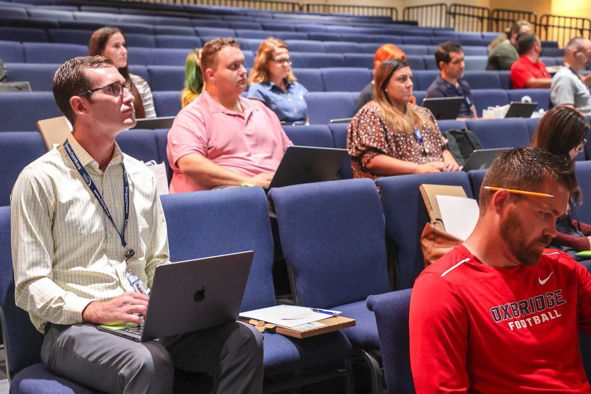 RalphMaurer4's tweet photo. We are having a booming year at Oxbridge and welcomed 15 new faculty members last week. These new teachers bring a wealth of experience, knowledge, and a love of teaching - they fit right into Oxbridge's culture. https://t.co/cqQPHT05Ic