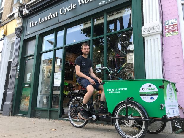 wandbc's tweet photo. Good news -the price of hiring an electric cargo bike for longer journeys has fallen from £5 an hour to £3. Journeys of up to two hours are free.
Residents and business can hire the bikes from outside businesses in Battersea and Tooting. 
Find out more
▶️https://t.co/SbMfpa4jF4 https://t.co/kQpwj3oxlx