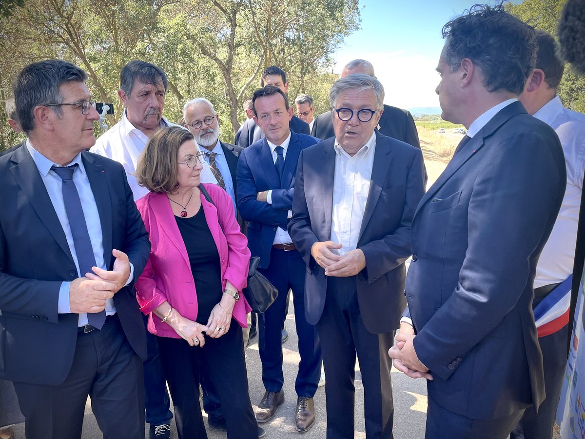 sebastienpla's tweet photo. À Cuxac-d’Aude avec le @smmar_aude, présentation à @ChristopheBechu des travaux réalisés dans le secteur de la Bourgade sur les digues de l’#Aude emportées par les crues de 1999.
Beaucoup d’attentes des élus sur le 3ème Programme d’Actions de Prévention des Inondations. #PAPI3 https://t.co/Fw95MfFuRp
