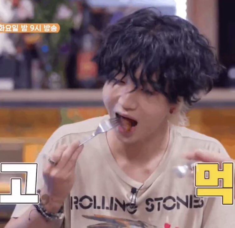 fangirlmisstee_'s tweet photo. 우리 예성 오빠~ 생일 축하해요^^ @shfly3424 

이 특별한 날에 맛있는 음식을 많이 드세요^^ 사랑해요♡

Happy YESUNG Day
#구름왕자_예성_탄신일 https://t.co/qBFTjJqs85