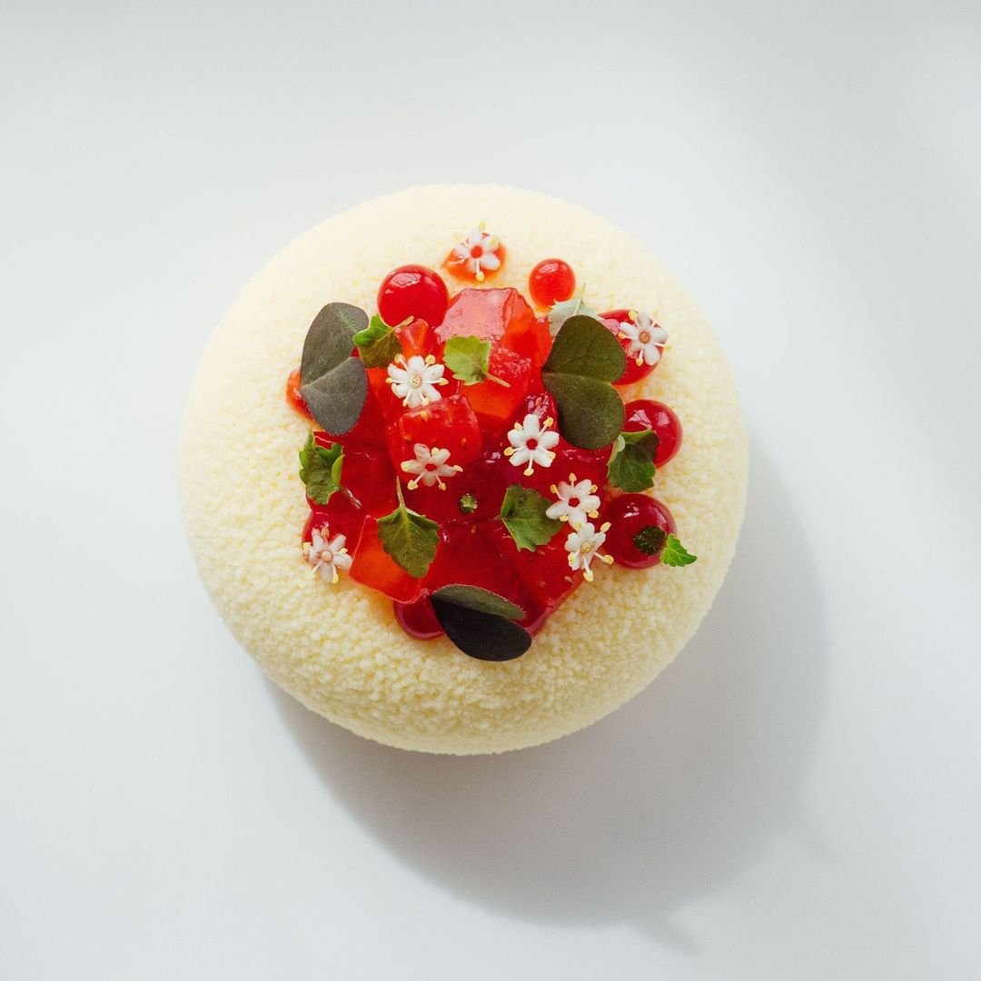 Blas_Restaurant's tweet photo. Perl Wen Cheesecake, Strawberry, Elderflower

#strawberry #perlwen #elderflower #cheesecake #blasrestaurant #blas #restaurant #twryfelinhotel #pembrokeshire #wales #stdavids #threerosette #finedining #dinner #hotel #bedandbreakfast https://t.co/E0LRYGqvqd