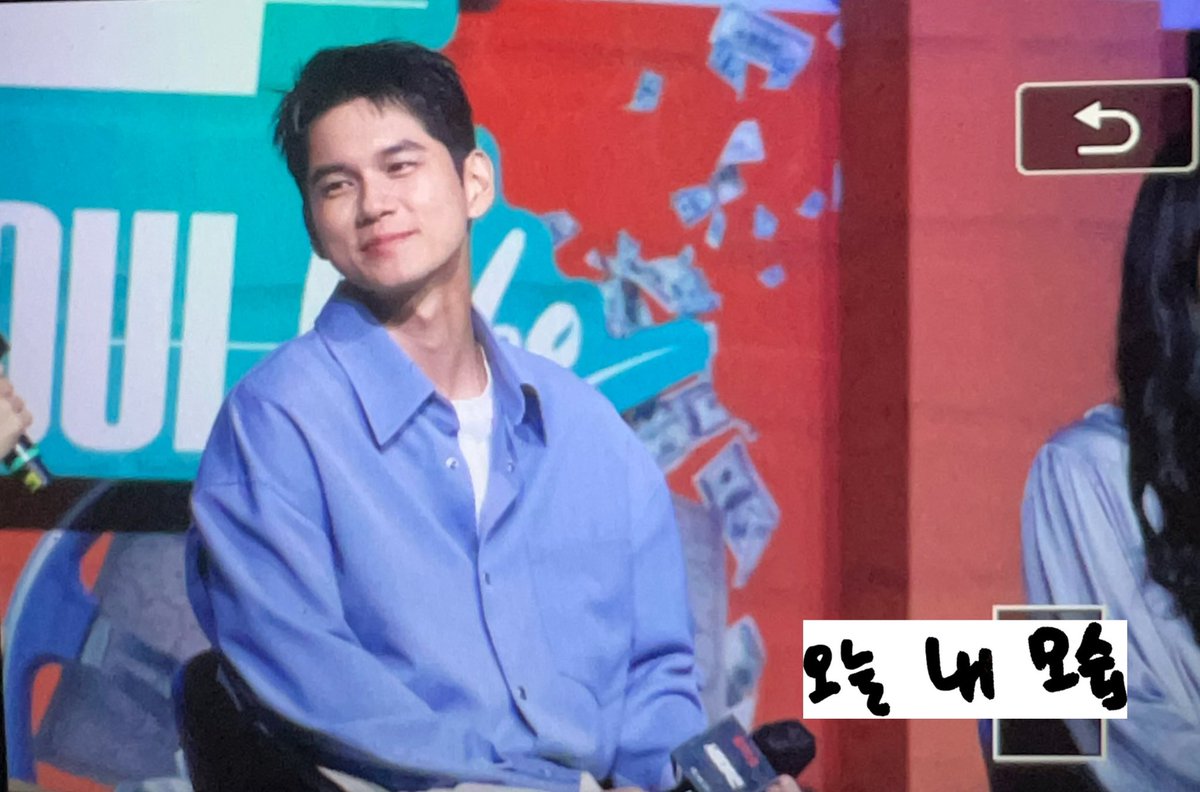 ong_cabin's tweet photo. 2220823 서울대작전프리뷰
#옹성우 #성우 #ONGSUNGWOO #서울대작전 #SEOUL_VIBE https://t.co/Y87BtaMyYO