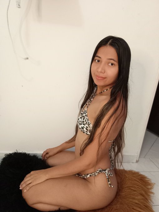 Hola 👋 ayer me sent&iacute;a tan pensativa que solo quer&iacute;a dejar de pensar pero no pod&iacute;a hasta que me dorm&iacute;<a href="/tag/onlyfans"class="tags"><span>#onlyfans</span></a><a href="/tag/onlyfansgirl"class="tags"><span>#onlyfansgirl</span></a><a href="/tag/onlyfansbabe"class="tags"><span>#onlyfansbabe</span></a><a href="/tag/onlyfanspromo"class="tags"><span>#onlyfanspromo</span></a>