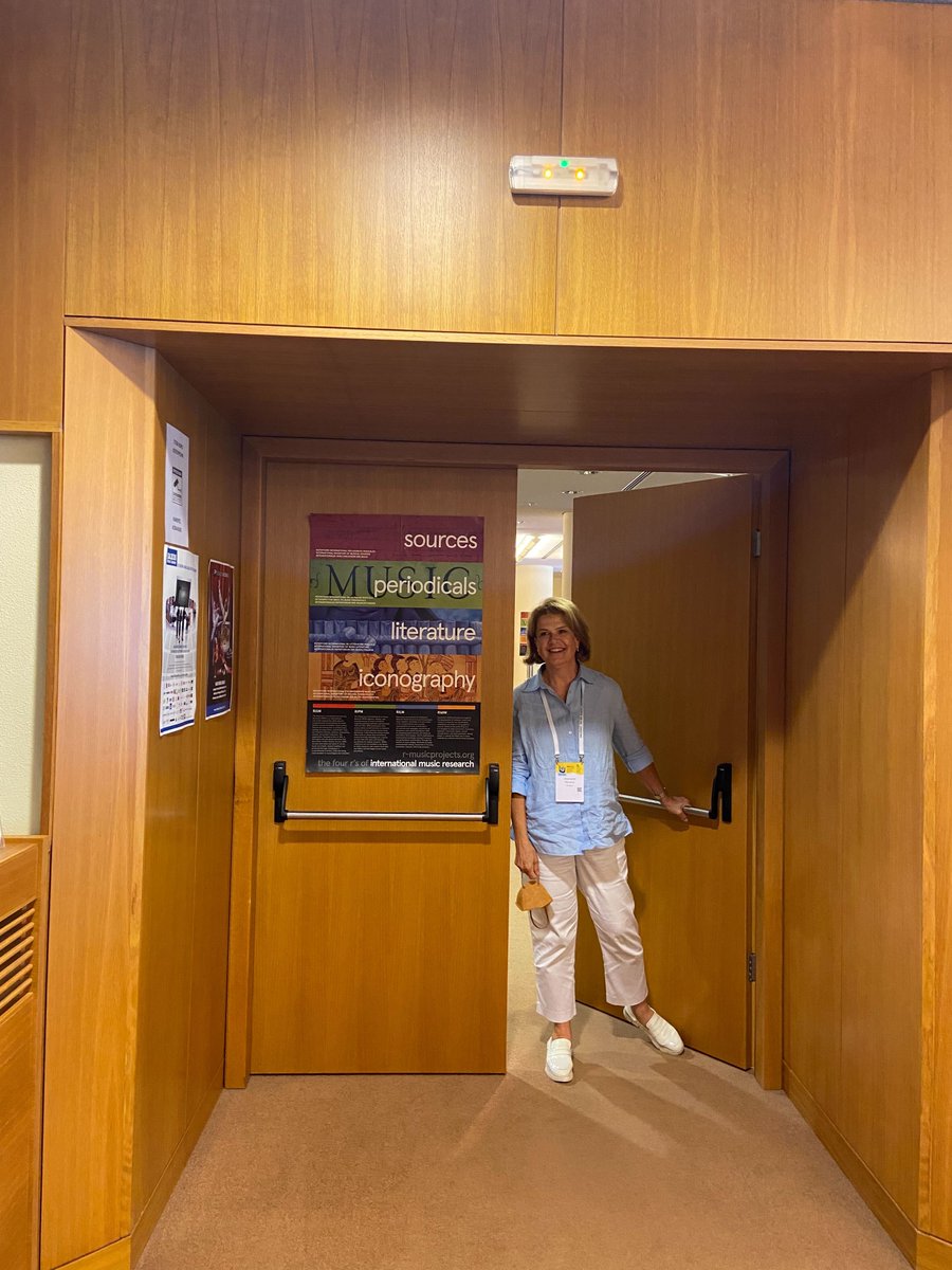 RILMMusicLit's tweet photo. Many thanks to librarian and chair of RILM's Greek committee Stephanie Merakos for including RILM's colors--and those of @RISM_music, @RIPMCenter, and RIdIM--in the beautiful Music Library of Greece “Lilian Voudouri”. #Greece #library #RISM #RIPM #RIDIM #Ευχαριστώ https://t.co/Ar2DN2tk75