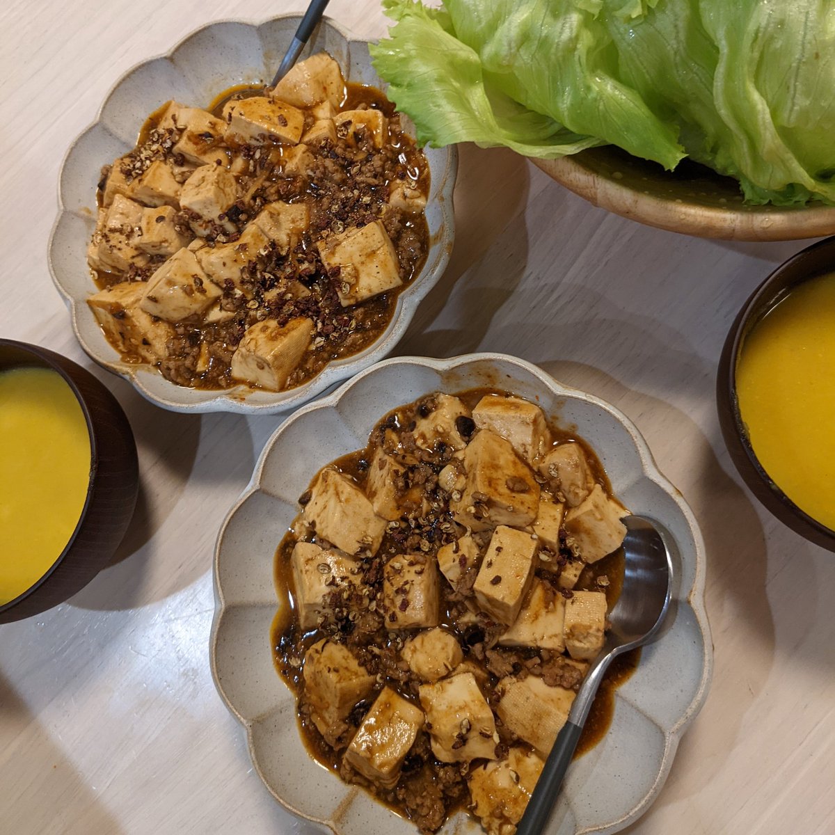 sakura03145's tweet photo. 昨日今日の食卓。夫婦共々太ってきたので糖質オフ意識メニュー➕ハマリ中のつるむらさきのお浸しを連日食べる我が家😋ヨダレ鶏も簡単麻婆豆腐もすぐできるのにボリューム満点&amp;スパイスがきいて満足感◎大好きなメニューです❤️‍🔥❤️‍🔥

#shiorionline https://t.co/7SQsaf1Kqc