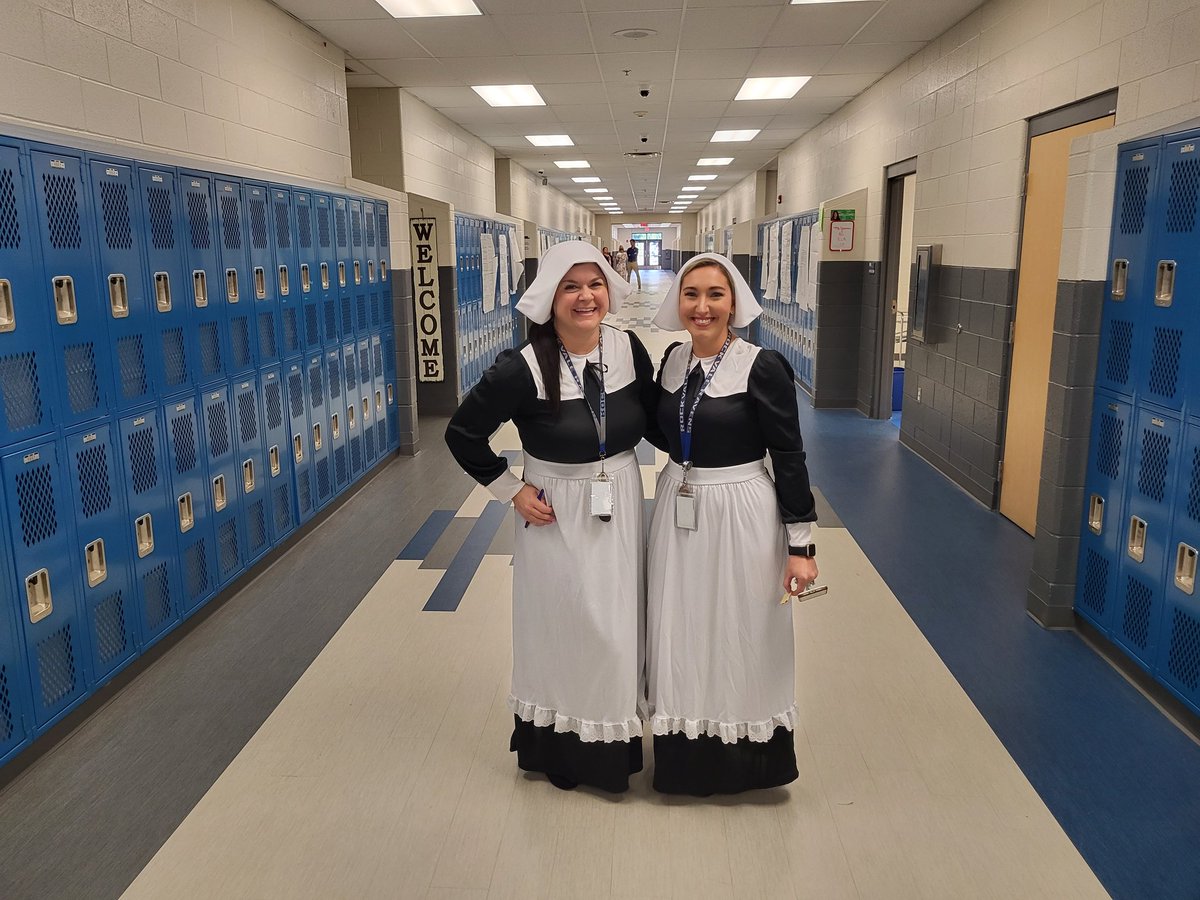 RMSRavens's tweet photo. 8th Grade Social Studies Master Teachers! Pilgrims/Puritan, Mayflower Compact. #academicexcellence #Taylor #CoachSpivey #Dressup #actitout #WEARE #ROCKVALE https://t.co/7DWbDwZGBr