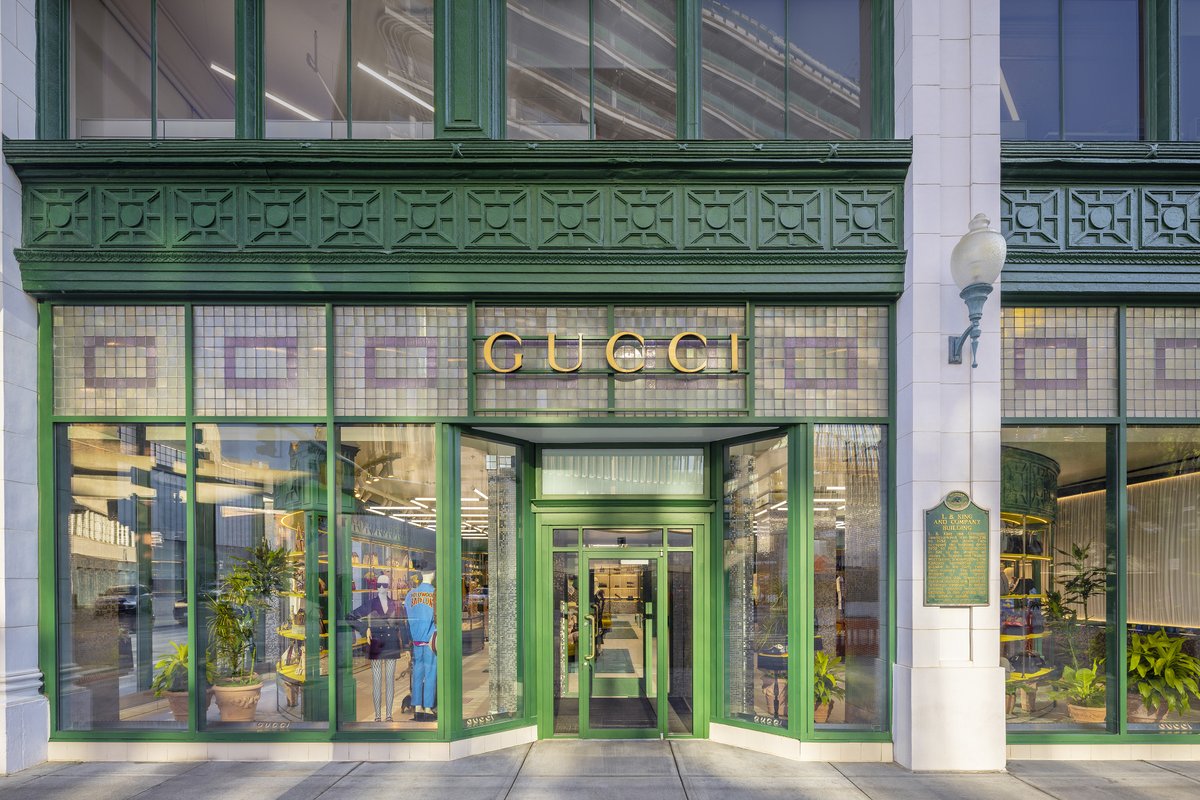 BedrockDetroit's tweet photo. Welcome to downtown Detroit, @gucci! The luxury brand recently opened its new #Detroit boutique at 1274 Library Street with men’s and women’s clothing, jewelry, accessories, and décor. Check out the new location today! https://t.co/ey6re28ir7