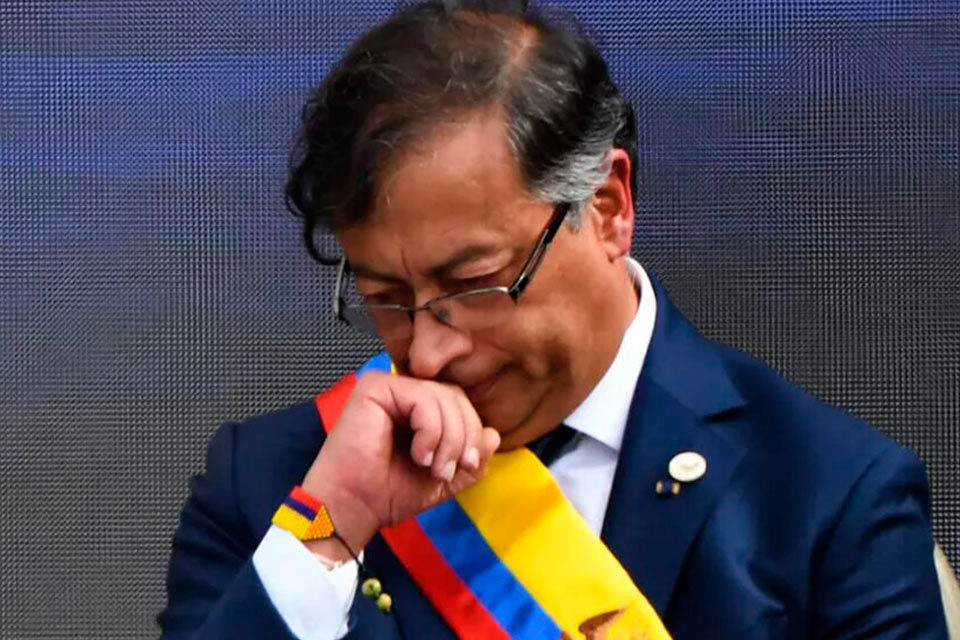 DiarioTalCual's tweet photo. Petro mata ilusión a Cabello sobre extradiciones con una breve sentencia en Twitter #TalCual #ClaroyRaspao #NoTeVistas https://t.co/ne6yoftZ2D https://t.co/tf4NPm3CVd