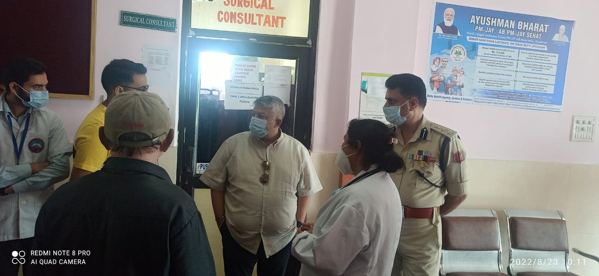 dcdodaofficial's tweet photo. DC Doda along with SSP Doda today paid a surprise visit to SDH Bhaderwah in the morning,directs BMO to publish a duty roster at the entrance of SDH including contact numbers,to ensure availability of doctors for best patient care, to maintain cleanliness. @Divcomjammu @vishesh_jk https://t.co/mupuarCL9c