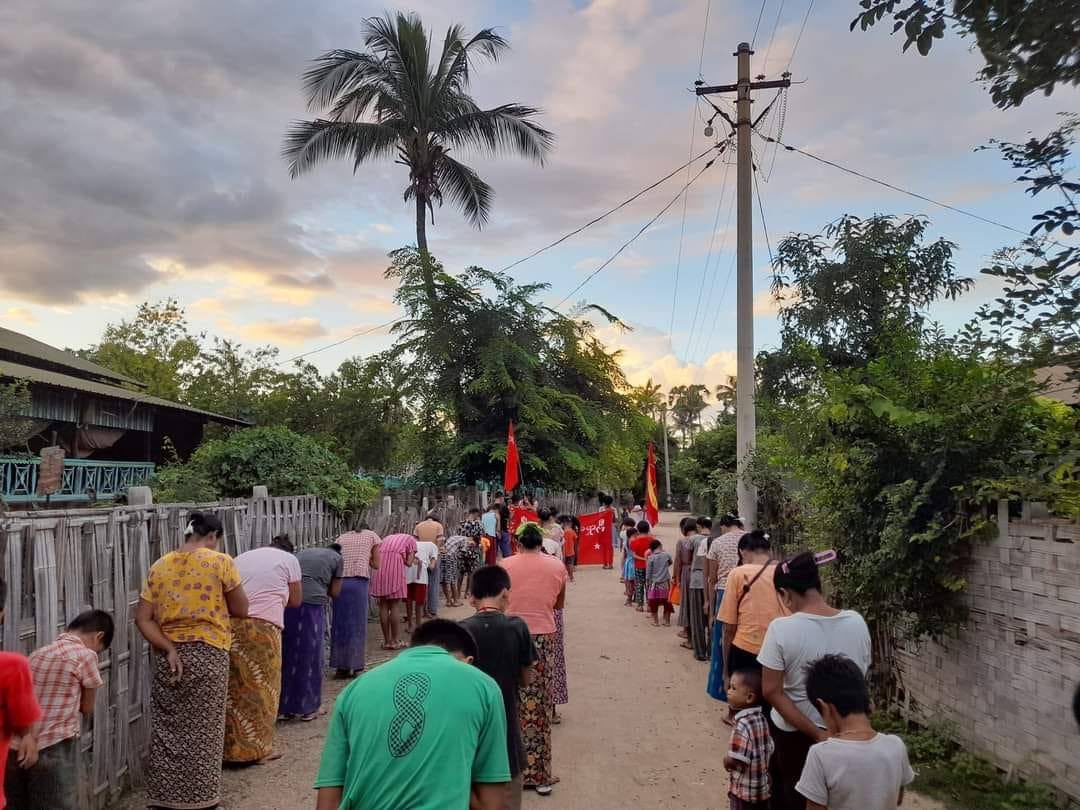 Pro democracy youths in a village, Yinmarbin Township, are still marching with vigor to keep opposing the military dictatorship.   #2022Aug23Coup #CrimesAgainstHumanity #WhatsHappeningInMyanmar