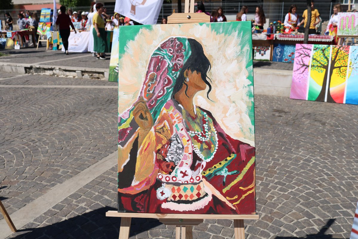 tdh_org's tweet photo. Young Afghans hosted in Albania have depicted their hopes and wishes in paintings, which were exhibited in the town of Shëngjin, as well as during the "Art Craft" Fair in the city of Lezha.
#terredeshommes #artcraft #lezha #albania #afghanistan #hopes #shengjin #wishes https://t.co/4hvs4ZDMng