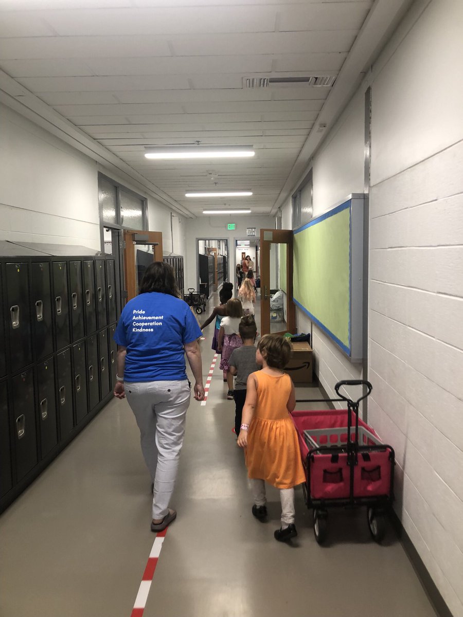 CascadeK8's tweet photo. First day of #KindergartenAcademy was so much fun!  Can’t wait for day two to start. https://t.co/GsXnRgxO3h