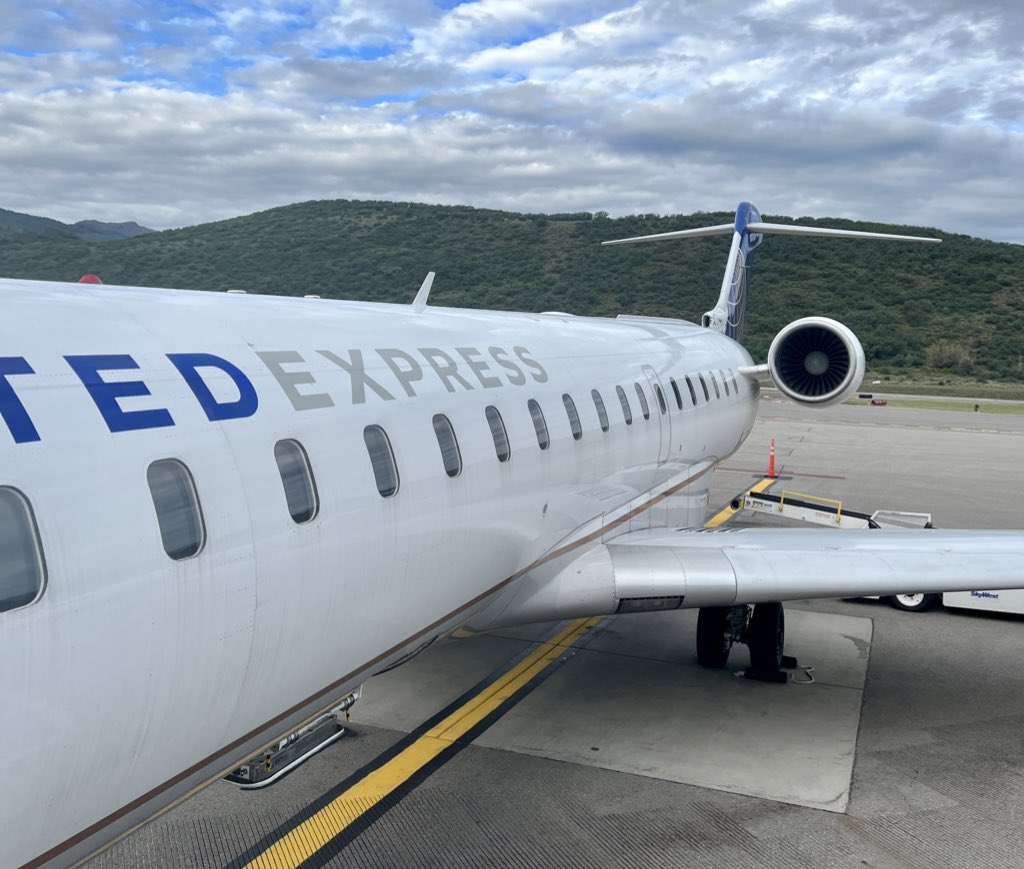 karasw's tweet photo. For the record, not all airline travel is bad this summer. Our flights ASE-SFO, SFO-NRT, NRT-BKK all on time. In-flight and lounge service fab. In Thailand for nearly a month!! π #TravelTuesday #travelwriting #lotsofplaying #cannotwaittoeatallthefood https://t.co/g3lB9u9Yq2