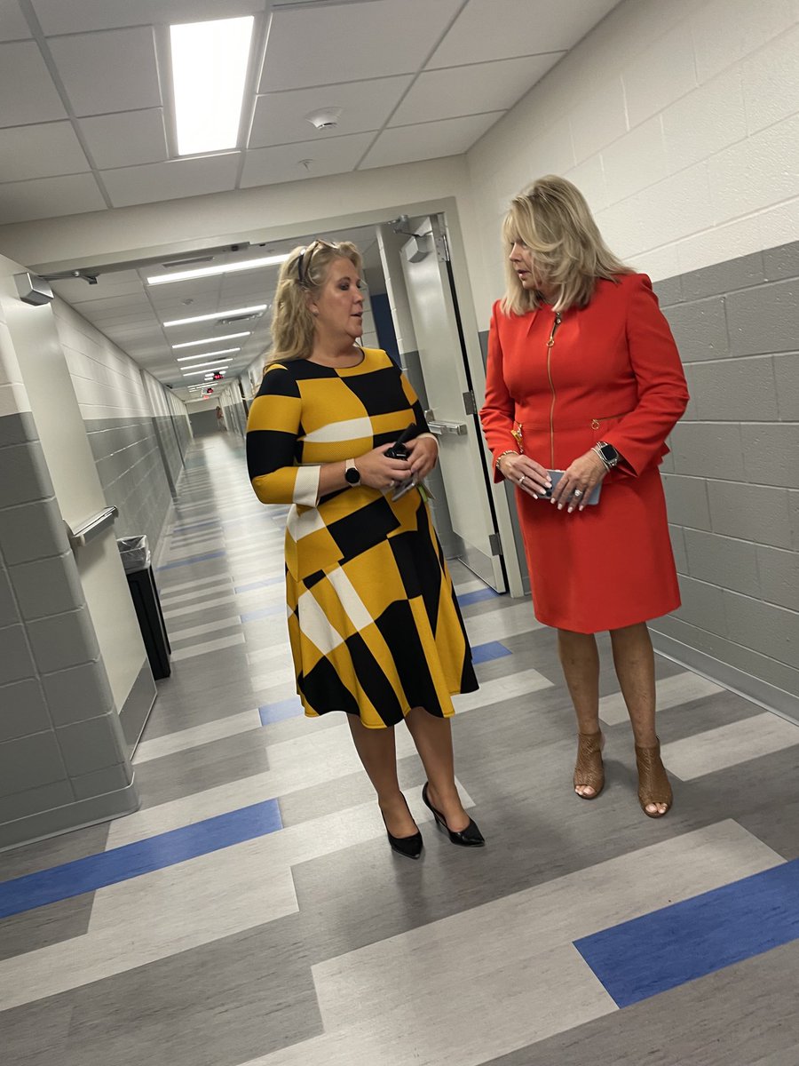 VickieMurillo's tweet photo. Great First Day at Wilson Middle School! Let’s go Jackets - Rise up! ⁦@CBCommSchools⁩ ⁦@WilsonMS_CB⁩ #LevelUpCB https://t.co/jNwwGdulKS