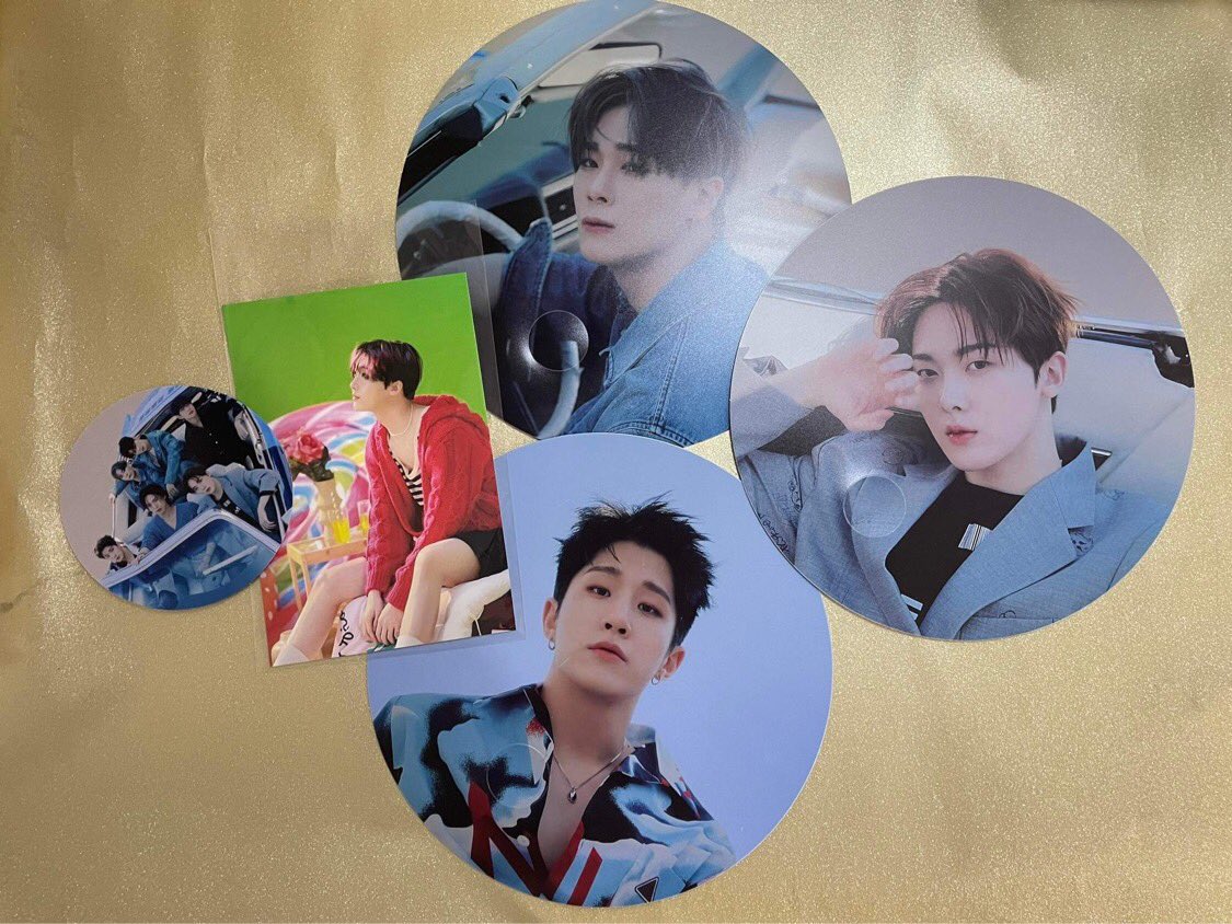 fanessentialsph's tweet photo. ꒰ #FEPHOnhand ꒱ wts/lfb 

｡:°ஐ  astro dttsr comeback cafe

⤑  fan, bottle, cup, posters, postcard, acrylic keyring

ꔛ  can be purchased individually or set
ꔛ  no rush shipping
ꔛ  payo

dm to buy~! https://t.co/6wYng0cUkQ