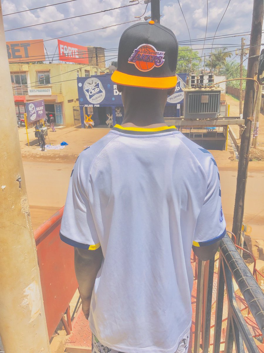 Roddy_5ive's tweet photo. A happiest birthday to me 💛🌻
I just made 19years🎂🎂⚡🇺🇬 
I am Djicebwoy🇺🇬
•
•
#nbsafter5 #ThisMorning #teenager #MUNLIV #manchesterunitedvsliverpool #MUFC #tuesdayvibe #birthdayboy #birthdaywishes #FolloMe #FOLLOW #Like #TWEETBACK #Lakers #evertontwitter #ManchesterUnited https://t.co/zBbJlH0kBQ