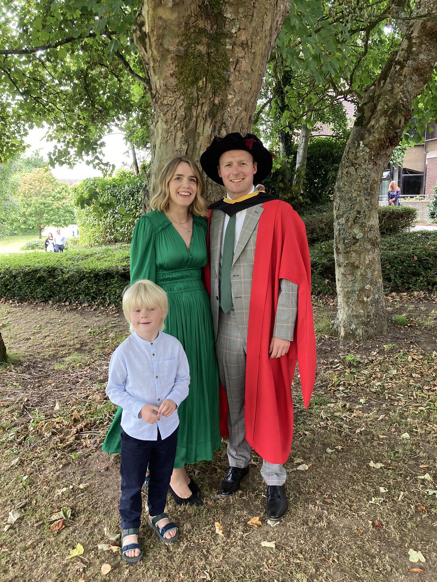 patrickod9's tweet image. It definitely took a village to complete this #PhD. Today is @UL @EHSFacultyAtUL #graduation day, a time to celebrate &amp;amp; more importantly a day thank everyone who helped me along the way 👏🏻#ULGraduation #StudyatUL @karen_given @MedicineAtUL @elmusharaf1 @dodghq @LiamGGlynn
