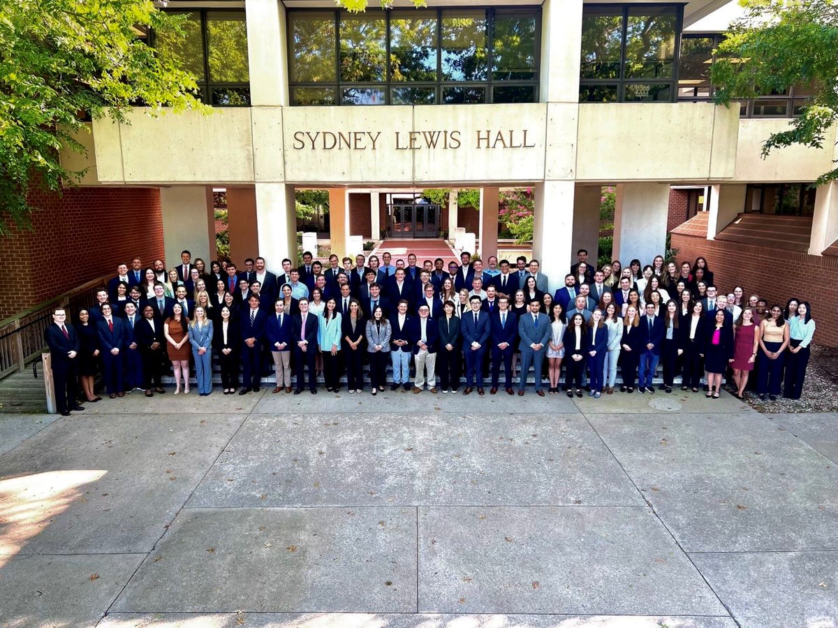mdwilson_law's tweet photo. Help me welcome the ⁦@wlulaw⁩ Class of 2025! So much talent! Endless possibilities! Very proud. https://t.co/uXXPB0DojD