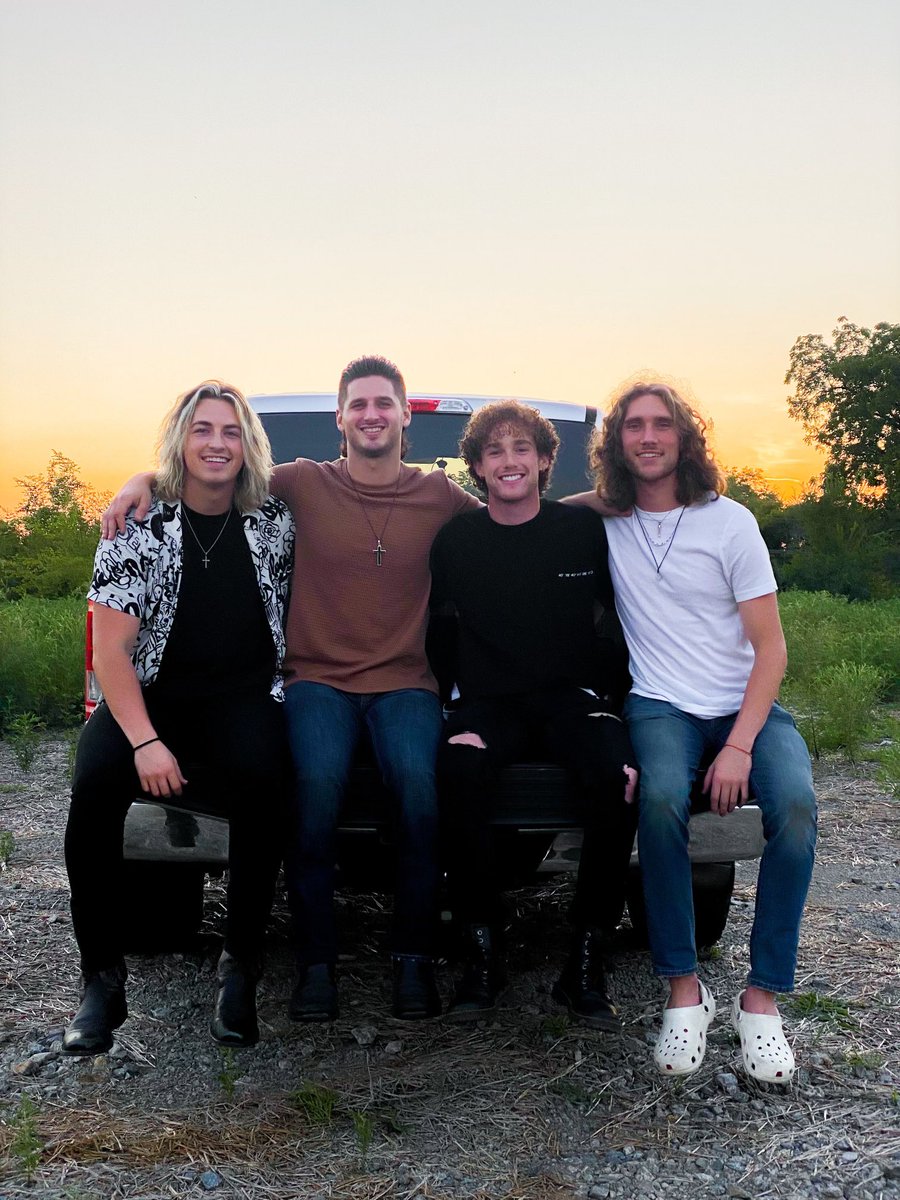 On The Outside ~ OTO tweet media