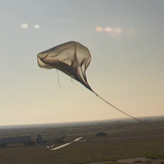 rdw3454's tweet photo. Tufts Sonic Anemometer launched on a stratospheric (high altitude) balloon this morning out of Fort Sumner, NM. Heading to over 100,000 feet! Thanks to @NASA_Wallops, and great work from @TuftsEngineer  students T Cheng, F Steve, T Curran, and J Huckaby!  #students #research https://t.co/XQBlcTa4xc