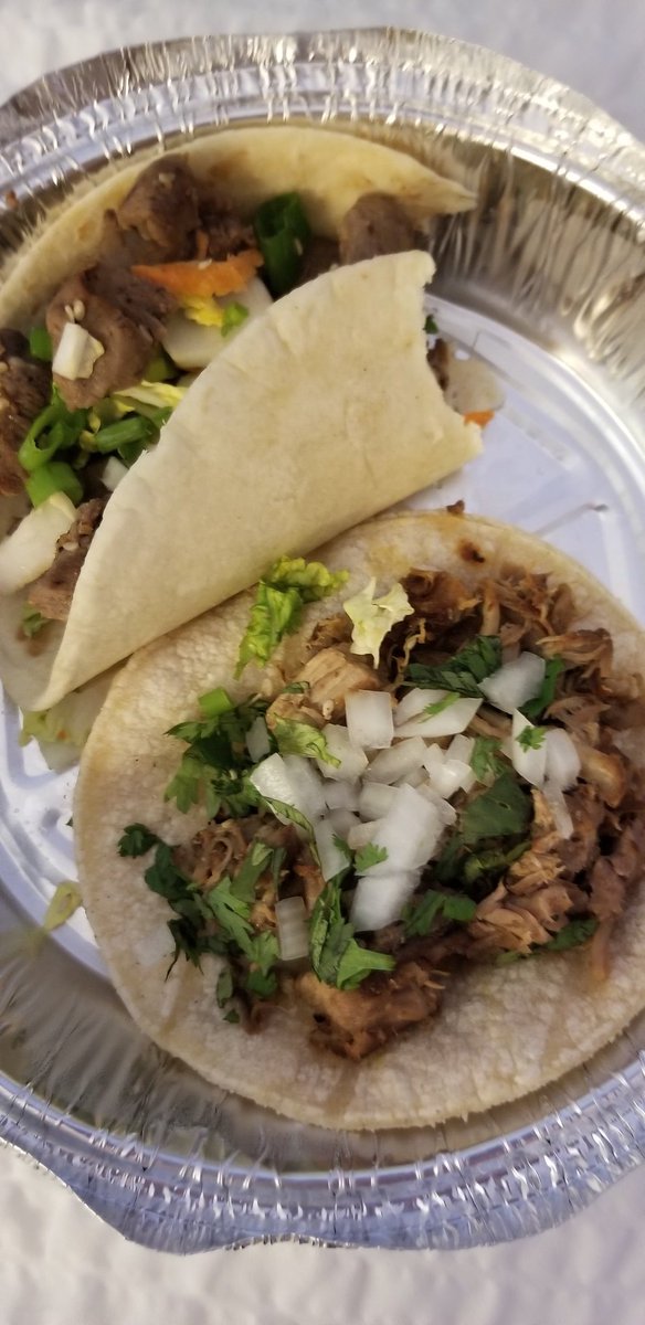 Skkylah69's tweet photo. Went to the coolest little taco place last night... ordered 2 street tacos and some salsa and chips to go.  While waiting ended up chatting with the Bartender for an hour which ended up with a free beer. 🌮❤👢   I love Nashville! https://t.co/vWf6E85Djt