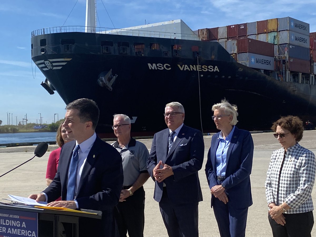 joanmurraycbs4's tweet photo. Secretary of transportation Pete Buttigieg at Tampa Bay Port announcing funding for a project to help local economy ⁦@CBSMiami⁩ https://t.co/N2KS4B89qH