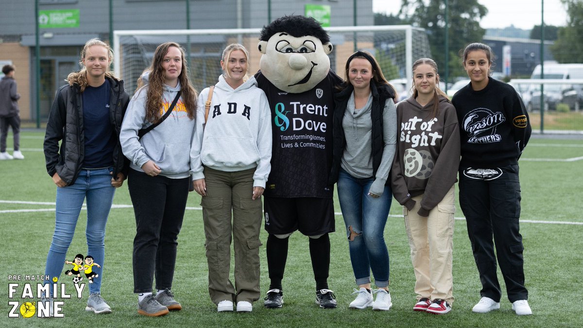 BAFCWomen's tweet photo. 💛🖤

Thank you to all the fans and families who came to the Family Zone and met our First Team before @burtonalbionfc's game against @IpswichTown last week!

It was great to meet you all!

#BAFC @BillyBrewerBAFC @BurtonAlbionCT https://t.co/OPLiIRb7EW