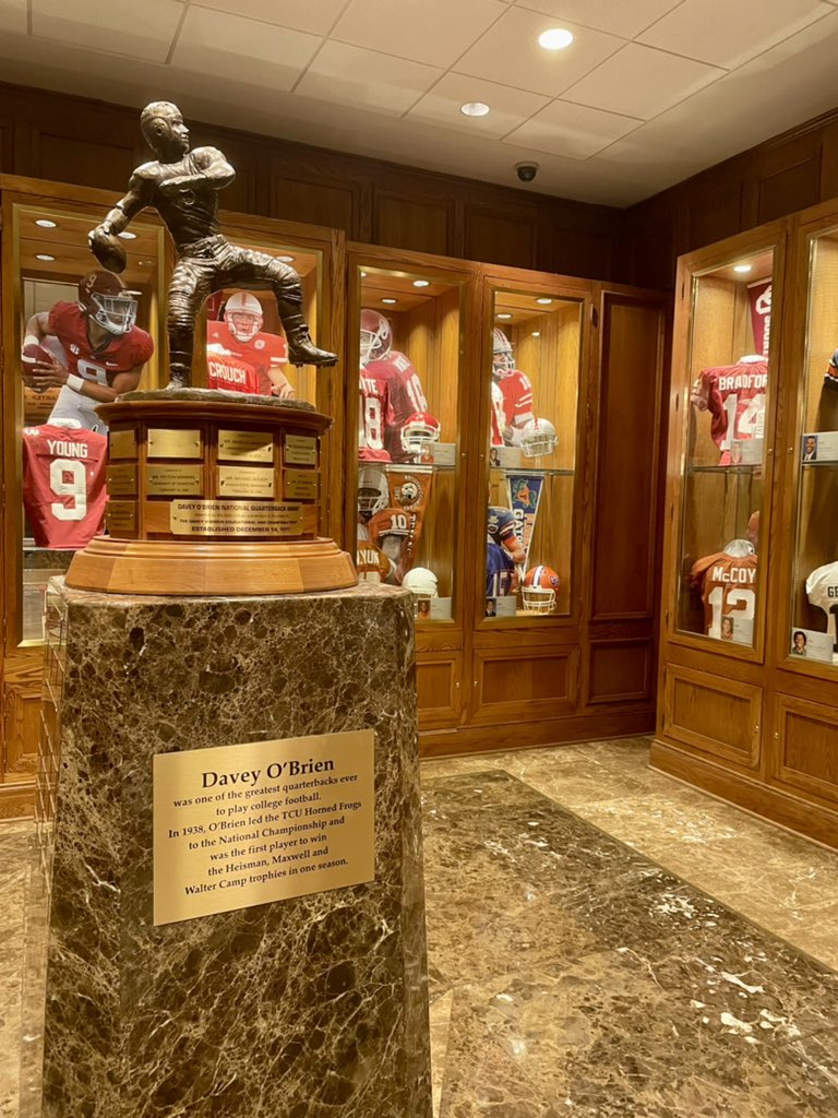 WuerffelTrophy's tweet photo. Always great to gather with @ncfaa and friends. Thanks for hosting @daveyobrien!
#ncfaa #collegefootball #cfbawards #espn #daveyobrienaward https://t.co/kGRnR7dRYQ