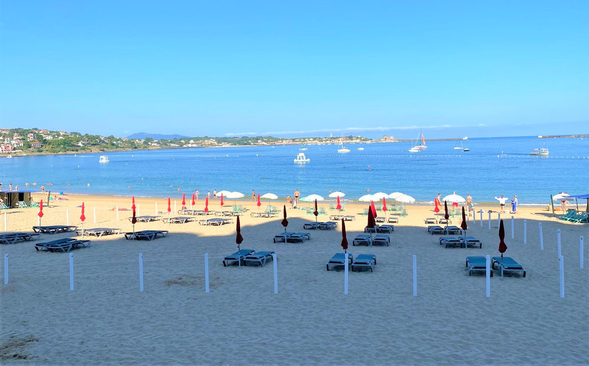 HerriBerri64500's tweet photo. 1.PLAGE de Saint-Jean-de-Luz🧐
Le solarium installé au pied du Grand Hôtel respecte le cahier des charges imposé aux plagistes mais #herriberri se montrera extrêmement vigilant quant aux choix futurs qui seront pris.
La plage doit rester un espace public ouvert à tous.

👇détails https://t.co/XSpvT3ZJXa