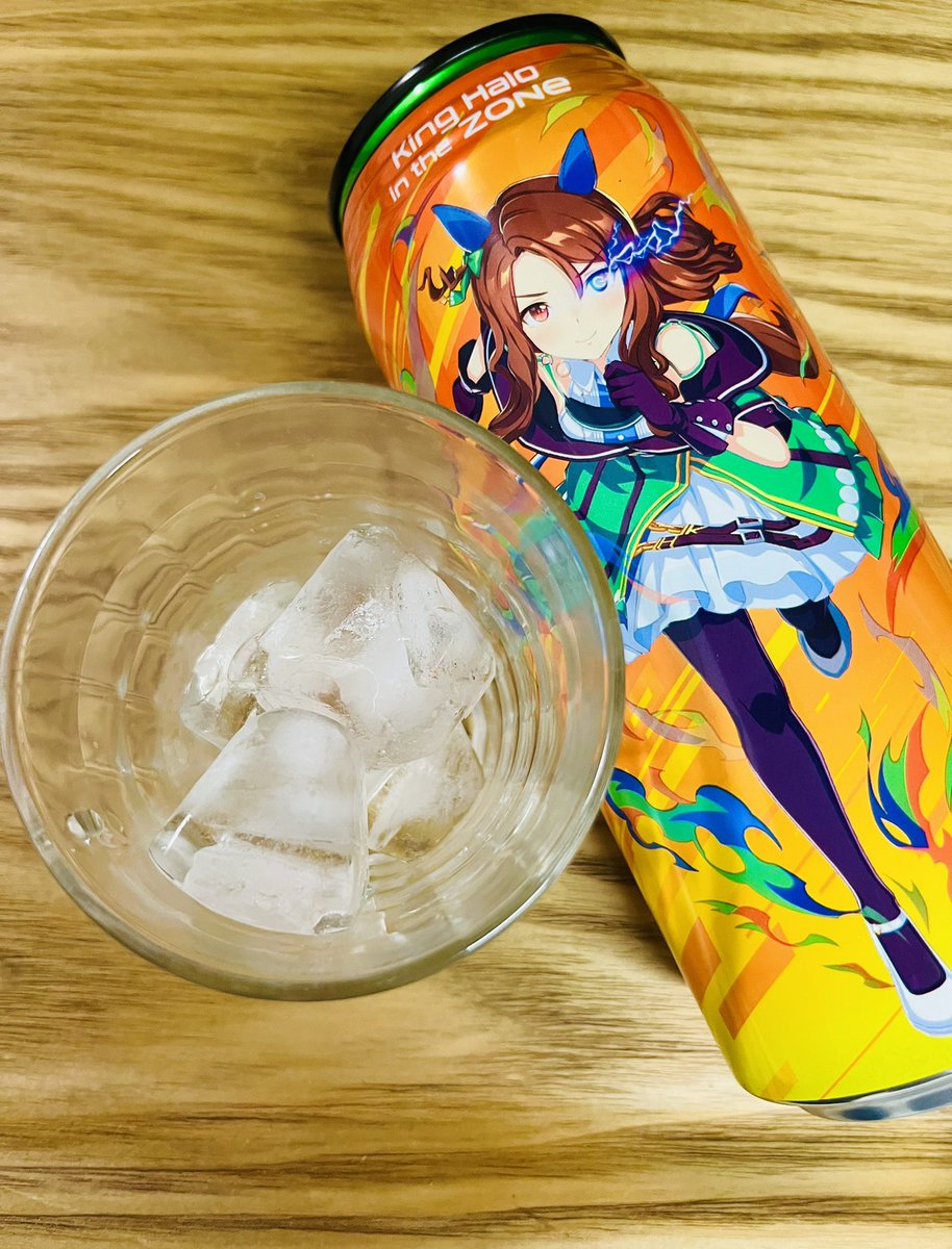 キングヘイロー(ウマ娘) 「作業のお供用。近所で見かけないのでぱかうけ2は明日探さねば 」|寺本薫のイラスト