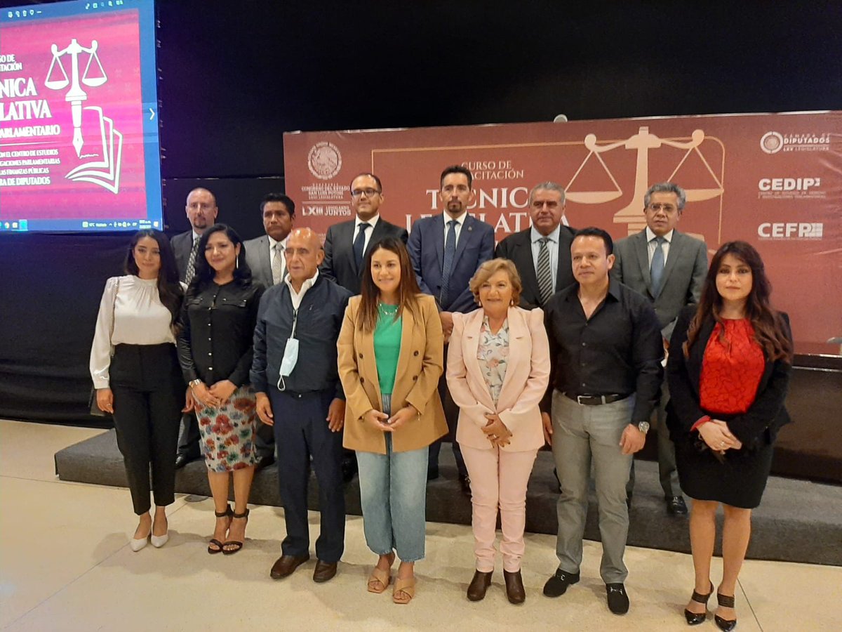 CongresoEdoSLP's tweet photo. 📌#AlMomento 

✍️Segundo día del Curso de Capacitación #TécnicaLegislativa y #DerechoParlamentario https://t.co/ygTAv3AvTu