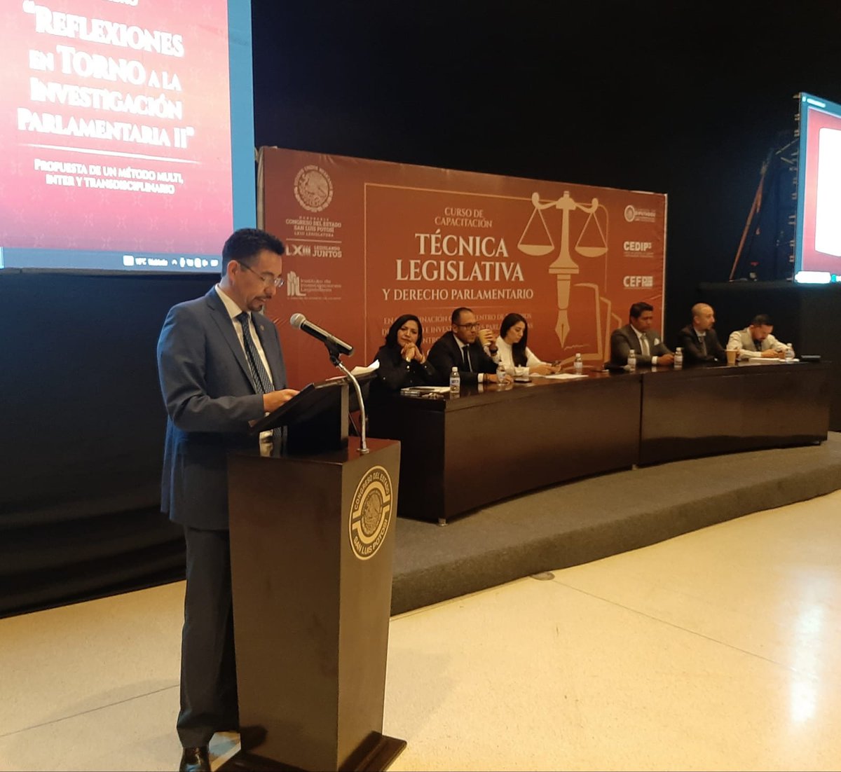 CongresoEdoSLP's tweet photo. 📌#AlMomento 

✍️Segundo día del Curso de Capacitación #TécnicaLegislativa y #DerechoParlamentario https://t.co/ygTAv3AvTu