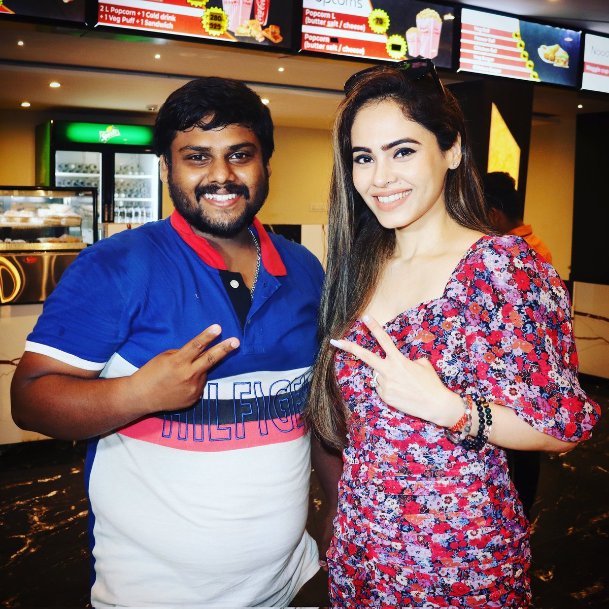 krishnareporter's tweet photo. We met after a long time 😊 my dearest friend @MalobikaBanerj1 🤝 at the time of my struggling in Ollywood sector, she started own career in Ollywood Movie industry 🎬 &amp; she is now known as popular actress from Bengali Film Industry &amp; also belongs to Bollywood sector 🎬 https://t.co/x0E65yr7Ew