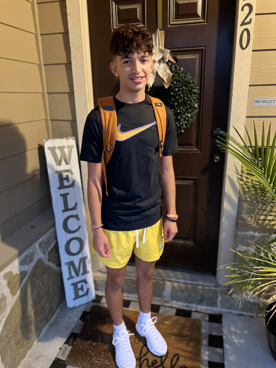 ChristianCheat3's tweet photo. Sophomore year! Let’s Go! 

#comalfirstday #CanyonCougars #StudentAthlete #MultiSportAthlete https://t.co/bODShqH2xG
