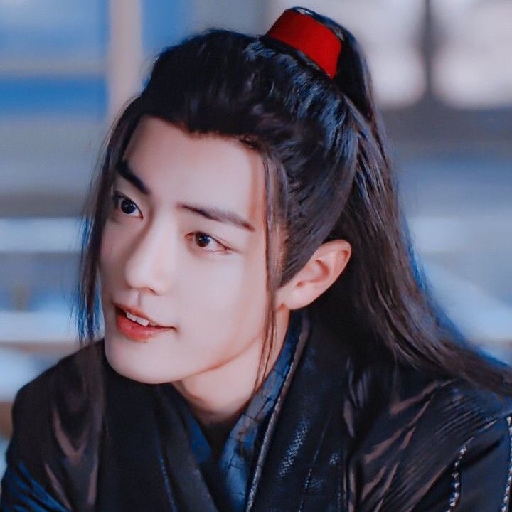 YILINGM4STER's tweet photo. ⠀
ᅠᅠ
⠀
          @ELDERLANREN 
⠀
          ฮะ— ตาเฒ่าหลานงั้นหรือ
⠀
          สองมือประสานคำนับคงนอบน้อม แต่ริมฝีปากหยักยิ้มหลังได้คิดวางเล่ห์ หมายใส่เพทุบายแต่ผู้มีศักดิ์ดั่งอาเขยทั้งกล่าวประจบ
⠀
           ❝ เว่ยอิงเคารพผู้อาวุโส ❞
⠀
ᅠᅠ https://t.co/4Sr0WU7rf5