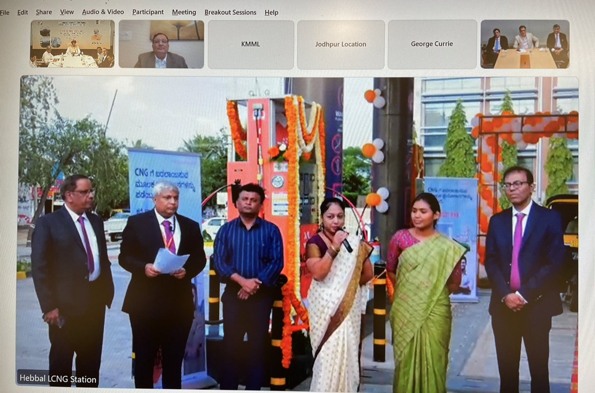 HardeepSPuri's tweet photo. Very happy to inaugurate the 201st CNG Station of @agppratham &amp; 4th LCNG Station of the company in Hebbal, Mysuru today. A positive step towards India’s transition into a gas based economy by increasing the share of natural gas in primary energy mix from 6.3% to about 15% by 2030 https://t.co/CKFOCTwyJO