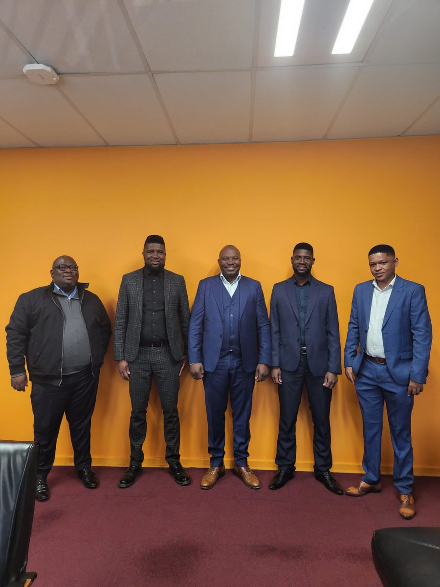 SaStarmark's tweet photo. Building progressive partnership!! The SKT Executive team with the FSDC Executive team. #SKTStarmarkFreeSateTechFactory #youthemployment https://t.co/XDkPetUSVt
