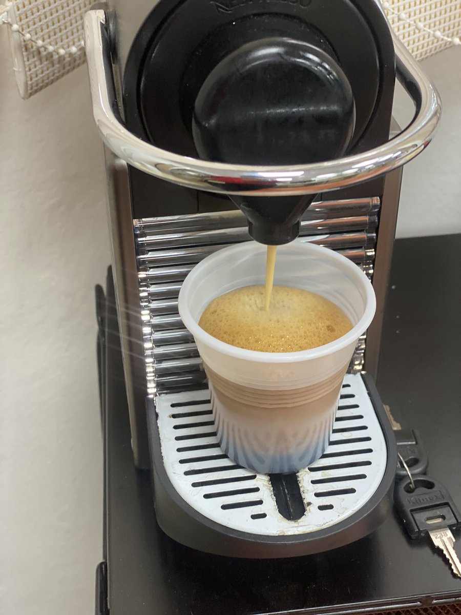 Lorsqu’il est 15h, 
Une cup ☕️ et ca repaaaaart 🙂 

#afternoonbriefing #CoffeeTime #h15