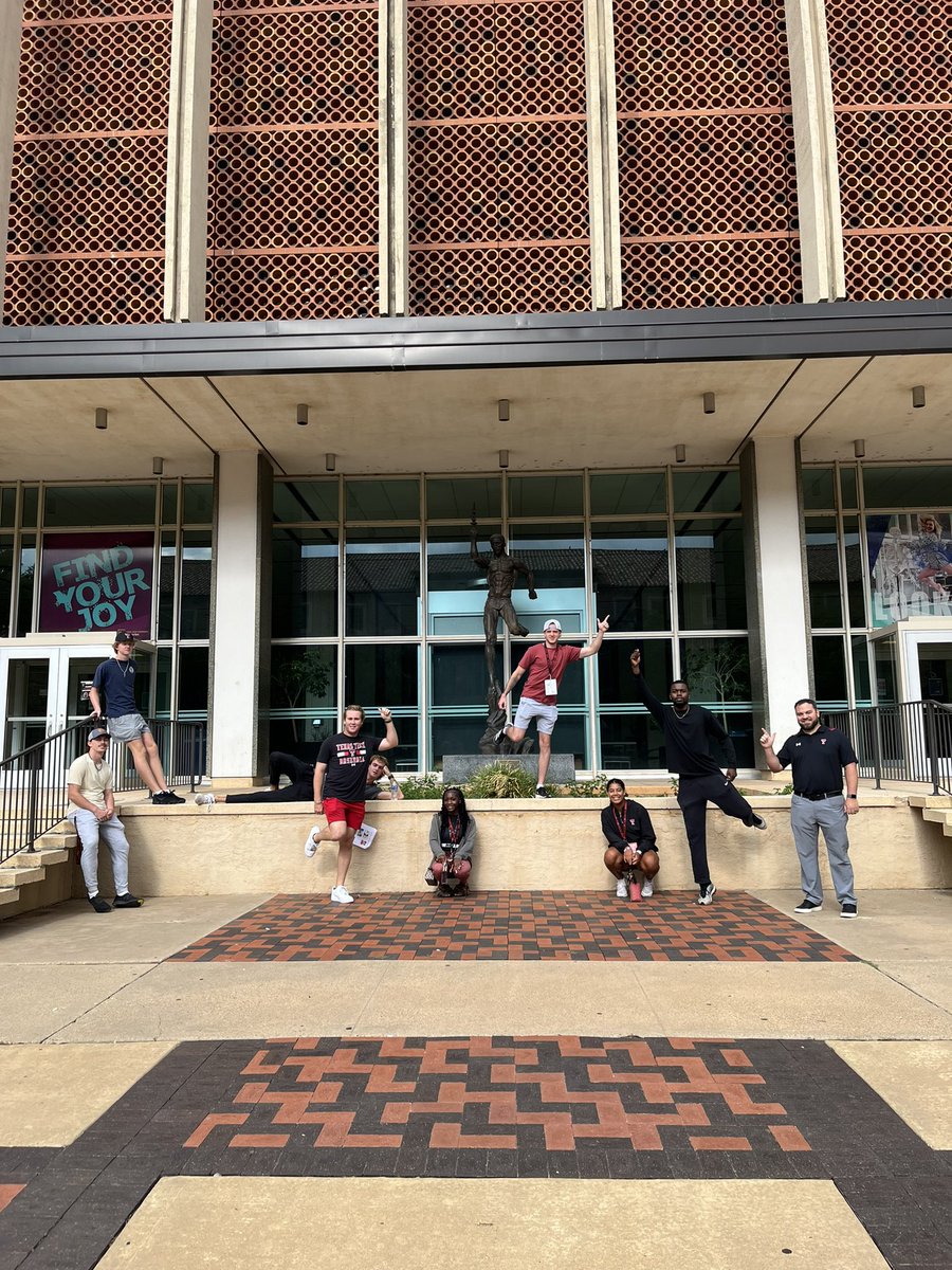 WreckEmPrep's tweet image. Didn’t check out any books but still found the library! #WreckEmRalph