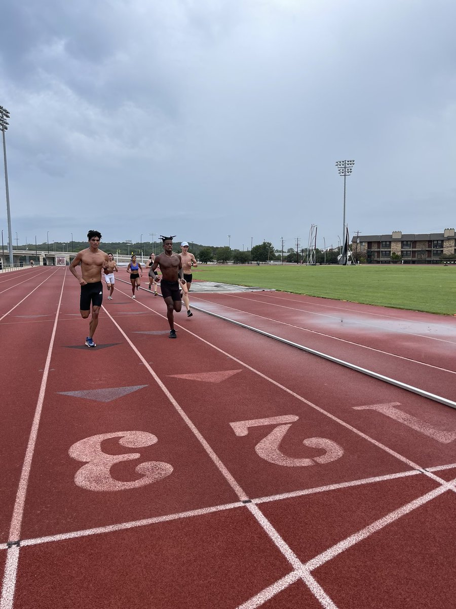 Stefancampos25's tweet photo. First Workout in the books. Great efforts this morning. 

@TXStateTrack https://t.co/93s38s7R2L
