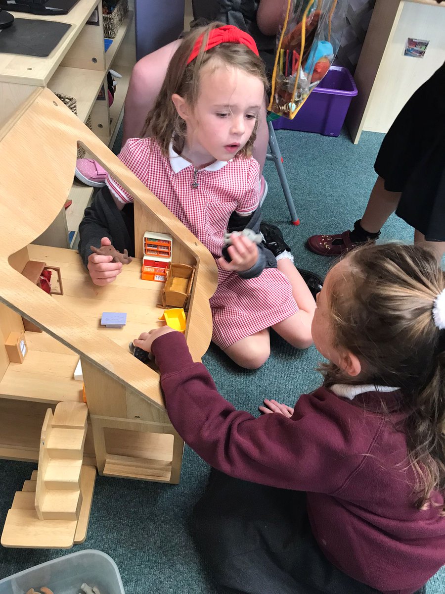 MrsOSheaTeaches's tweet photo. Some photos of our fantastic learning this week
#learningthroughplay https://t.co/vqdivKV9va