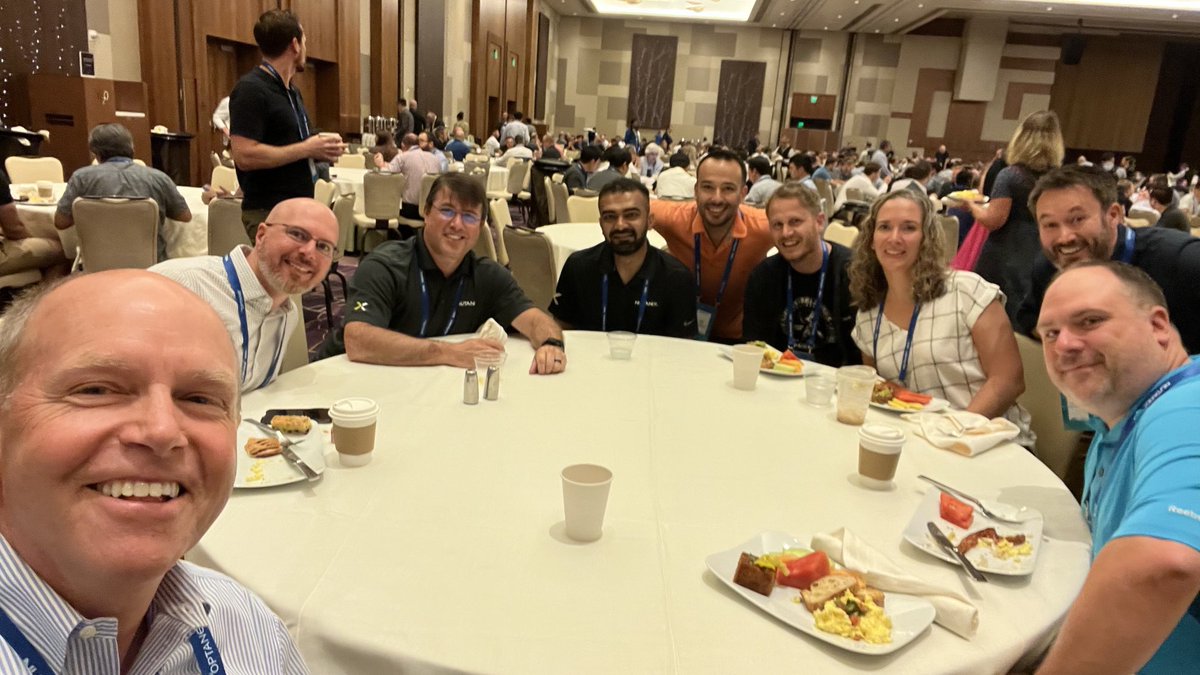 leecaswell's tweet image. Technical Marketing at the Ready!  @nutanix SKO