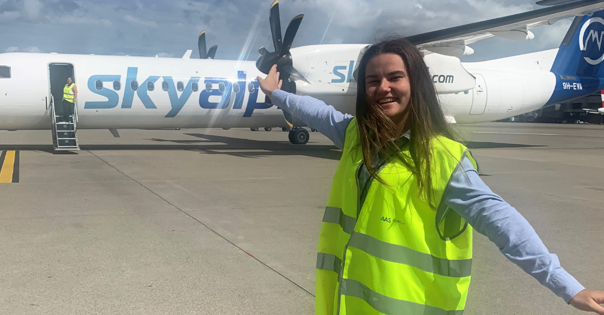 ZHAW's tweet photo. Die 19-jährige Sofiia Lebedynska studierte in Kiew, als der Krieg in der #Ukraine ausbrach. In der Schweiz fand sie eine Unterkunft bei ihrer Tante und konnte unkompliziert das Frühlingssemester an der @engineeringzhaw als #VisitingStudent fortsetzen. https://t.co/bMVJCP51iu https://t.co/Ae8rsDhb7v
