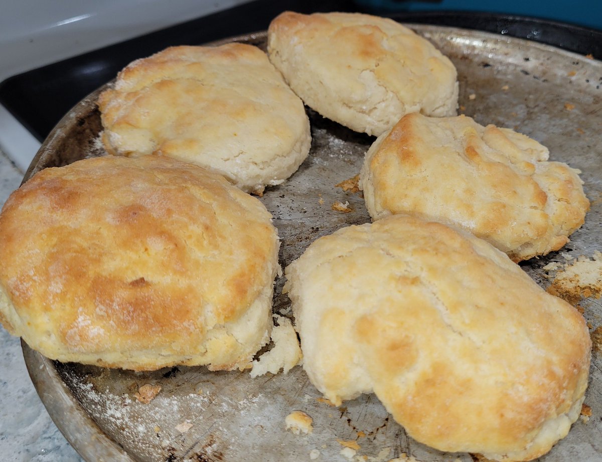 DinahVP's tweet photo. Mama's recipe. Mama's pan. #hotbiscuits https://t.co/nocsPjcxij