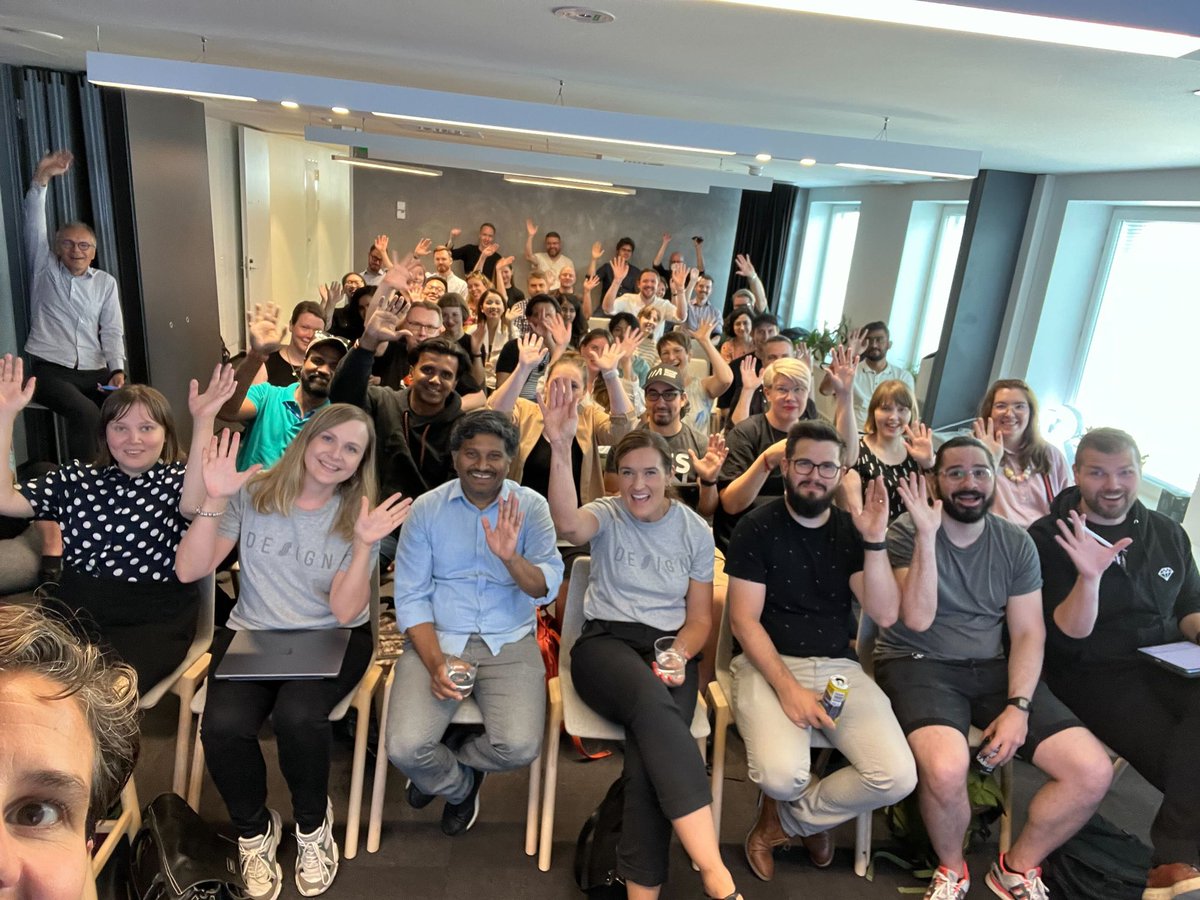 ixdahel's tweet photo. Event selfie! https://t.co/oVh6KtsQBF