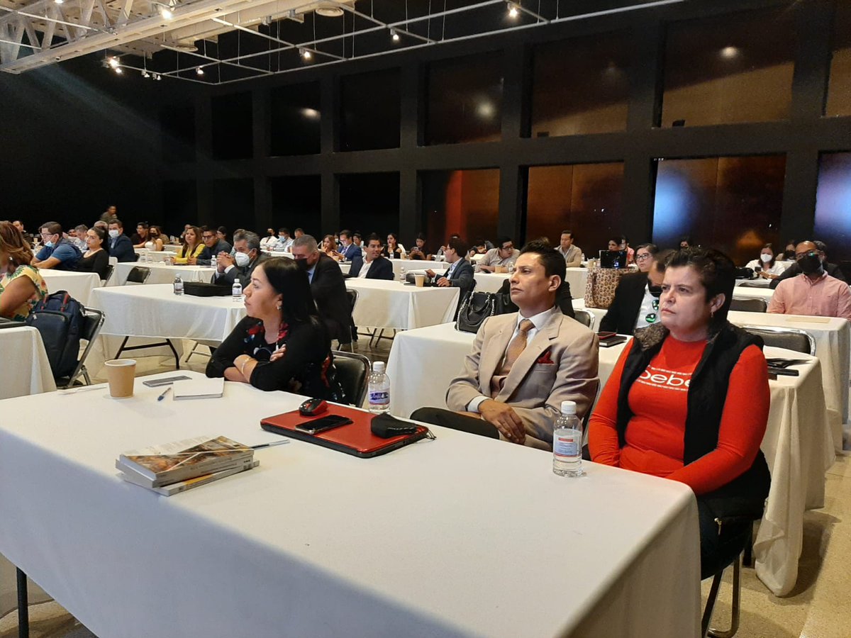 CongresoEdoSLP's tweet photo. 📌#AlMomento 

✍️Segundo día del Curso de Capacitación #TécnicaLegislativa y #DerechoParlamentario https://t.co/ygTAv3AvTu