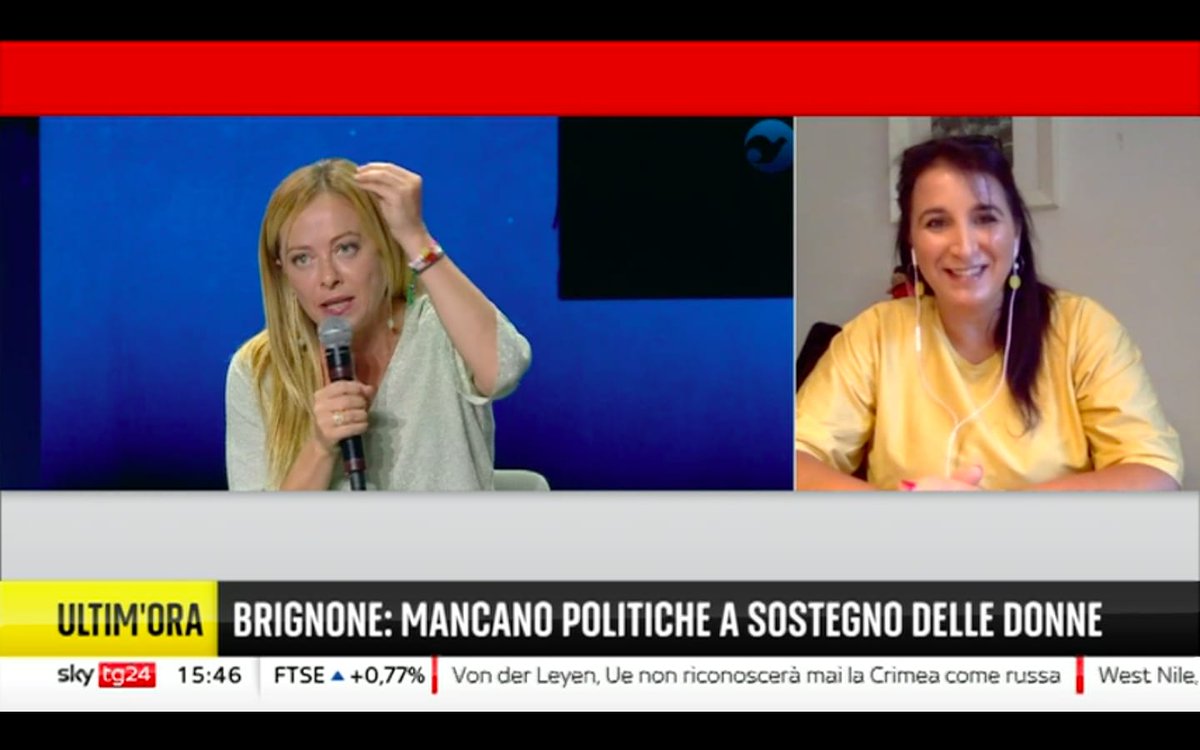 gmarcoc's tweet photo. Da un lato una segretaria femminista, dall'altro no. 

Un indizio: la segretaria femminista è (sinistra) felice. https://t.co/NILWypjwzC
